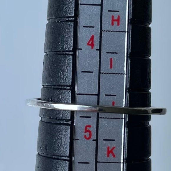 Sterling Silver blue glass ring | Size: 4.7 - Picture 9 of 11